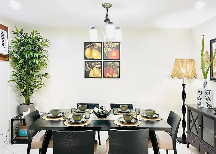 5br Townhome In Cedar Place With Parking *