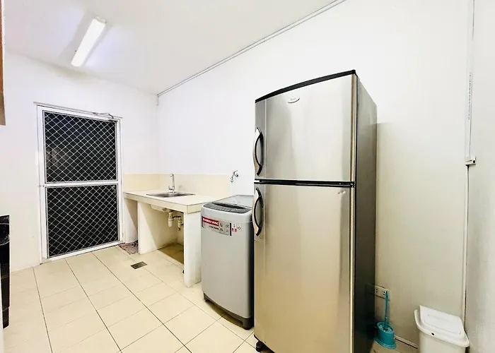 5br Townhome In Cedar Place With Parking Apartment *