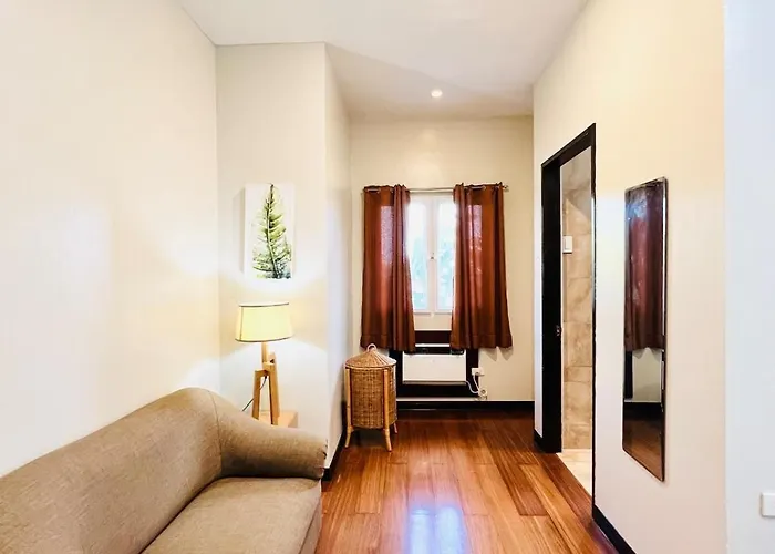 5br Townhome In Cedar Place With Parking Apartment