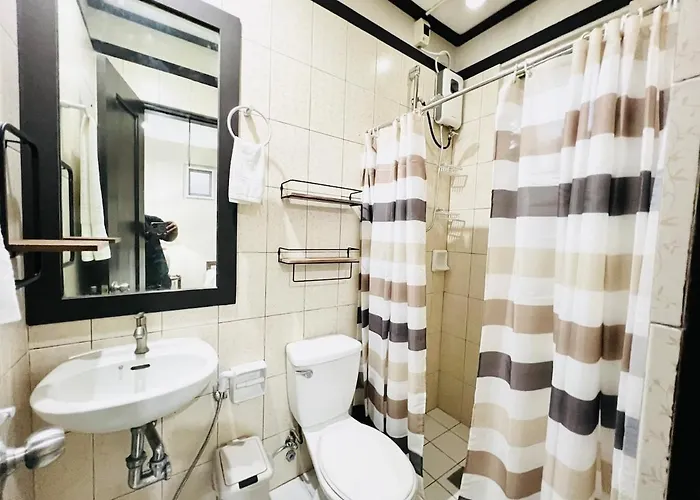 5br Townhome In Cedar Place With Parking *
