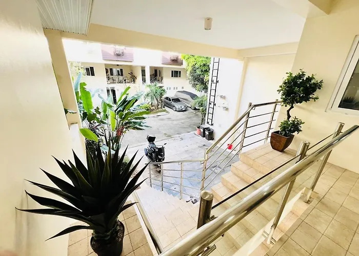 Apartment 5br Townhome In Cedar Place With Parking