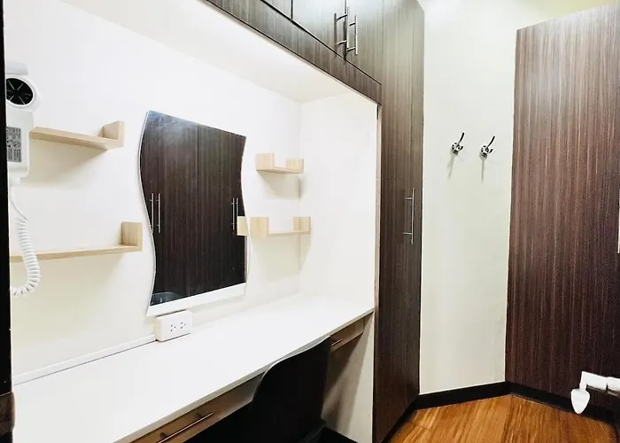 5br Townhome In Cedar Place With Parking