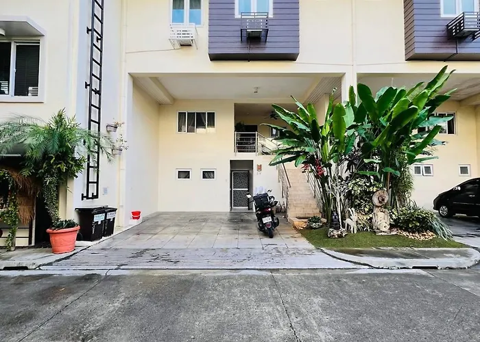 5br Townhome In Cedar Place With Parking Apartment Cebu