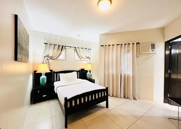 5br Townhome In Cedar Place With Parking